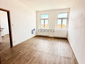 Pronájem bytu 2+kk, Praha, Víta Nejedlého, 42 m2