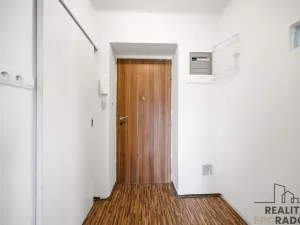 Pronájem bytu 1+1, Rybitví, Činžovních domů, 30 m2