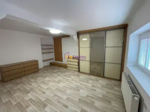 Prodej bytu 2+1, Praha - Holešovice, V háji, 57 m2