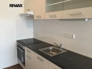 Pronájem bytu 2+kk, Praha - Nusle, Plamínkové, 40 m2