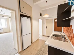 Prodej bytu 2+kk, Praha - Vysočany, Novovysočanská, 48 m2