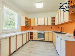 Prodej rodinného domu, Nespeky - Městečko, Na Mělách, 278 m2