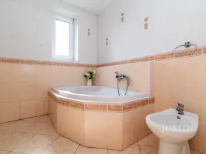 Prodej rodinného domu, Zvole, 520 m2