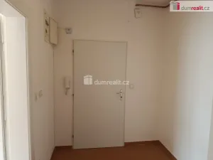 Pronájem bytu 1+kk, Praha - Strašnice, Za poštou, 35 m2