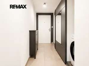 Pronájem bytu 2+1, Praha - Hloubětín, Kbelská, 54 m2