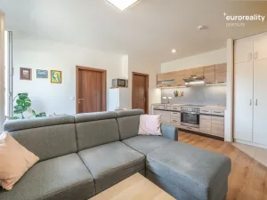 Prodej bytu 2+kk, Tachov, Na Třešňovce, 37 m2
