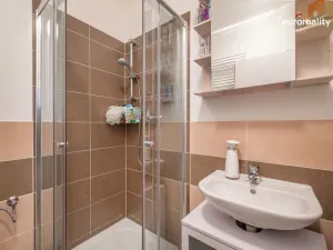 Prodej bytu 2+kk, Tachov, Na Třešňovce, 37 m2