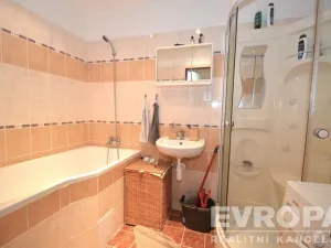 Pronájem bytu 3+1, Praha - Újezd nad Lesy, Malešovská, 75 m2