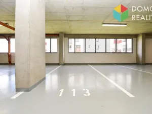Pronájem garážového stání, Beroun, Nepilova, 12 m2