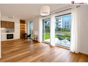 Pronájem bytu 1+kk, Praha - Modřany, Kolmanova, 37 m2