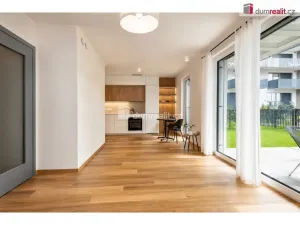 Pronájem bytu 1+kk, Praha - Modřany, Kolmanova, 37 m2
