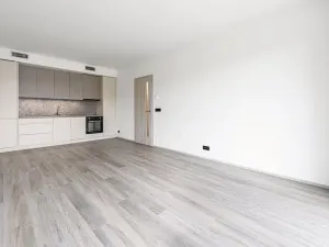 Pronájem bytu 2+kk, Praha - Hlubočepy, Slivenecká, 37 m2