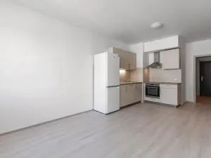 Pronájem bytu 1+kk, Praha - Vysočany, Svatošových, 32 m2