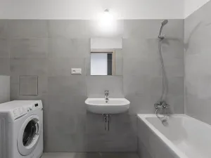 Pronájem bytu 1+kk, Praha - Vysočany, Svatošových, 32 m2