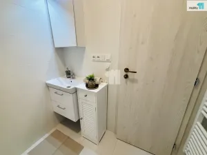 Pronájem bytu 1+1, Praha - Vršovice, Krymská, 37 m2