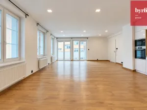 Pronájem bytu 2+kk, Opava, Dolní náměstí, 86 m2
