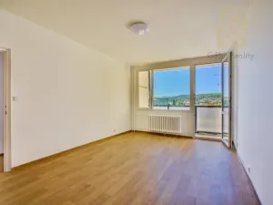 Prodej bytu 2+1, Chomutov, Holešická, 62 m2