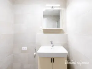 Pronájem bytu 2+kk, Praha - Černý Most, Arnošta Valenty, 49 m2
