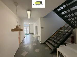 Prodej výrobních prostor, Praha - Čakovice, Cukrovarská, 3508 m2