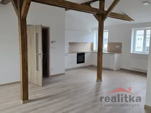 Pronájem bytu 4+kk, Opava - Město, Nákladní, 107 m2