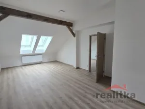 Pronájem bytu 4+kk, Opava - Město, Nákladní, 107 m2