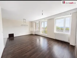 Pronájem bytu 3+kk, Chlumec, Holubova, 100 m2