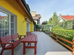 Pronájem rodinného domu, Praha - Štěrboholy, K valu, 220 m2