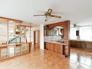 Pronájem rodinného domu, Praha - Štěrboholy, K valu, 220 m2