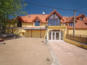 Prodej činžovního domu, Černolice, Ke dvoru, 375 m2