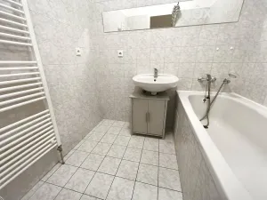 Pronájem bytu 2+kk, Pardubice, Na Labišti, 53 m2
