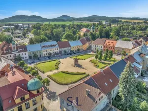 Prodej rodinného domu, Doksy, náměstí Republiky, 470 m2
