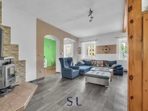 Prodej rodinného domu, Doksy, náměstí Republiky, 470 m2