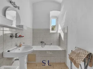 Prodej rodinného domu, Doksy, náměstí Republiky, 470 m2