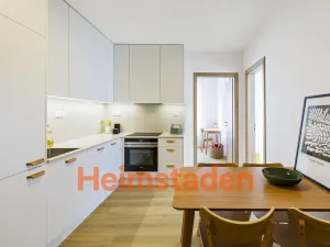 Pronájem bytu 2+1, Praha - Holešovice, U Pergamenky, 56 m2