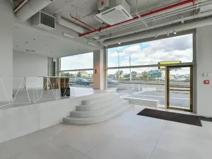 Pronájem obchodního prostoru, Praha - Holešovice, Bubenská, 242 m2