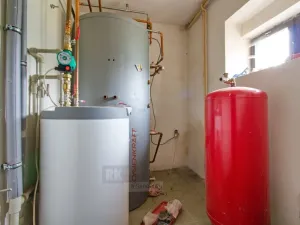 Prodej vícegeneračního domu, Moldava, 410 m2