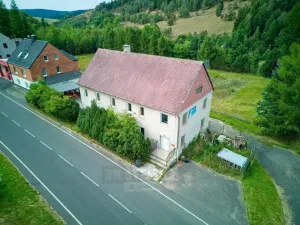 Prodej vícegeneračního domu, Moldava, 410 m2