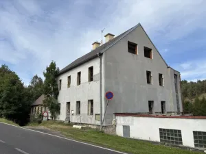Prodej vícegeneračního domu, Moldava, 431 m2