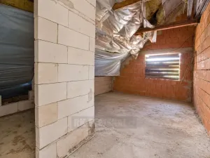 Prodej vícegeneračního domu, Moldava, 431 m2