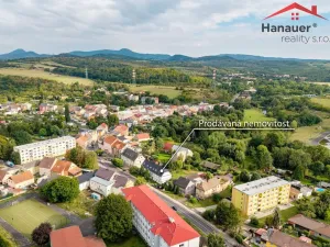 Prodej komerční nemovitosti, Hostomice, Školní náměstí, 487 m2