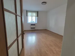 Pronájem bytu 2+1, Praha - Holešovice, V háji, 51 m2