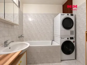 Prodej bytu 2+1, Lubenec, Pražská, 55 m2