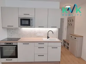 Pronájem bytu 1+1, Karlovy Vary, Úvalská, 36 m2