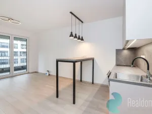 Pronájem bytu 1+kk, Praha - Hloubětín, Poděbradská, 32 m2