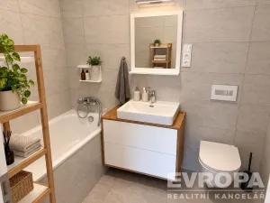 Pronájem bytu 2+kk, Praha - Karlín, U Mlýnského kanálu, 54 m2