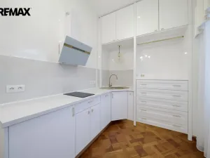 Prodej bytu 2+1, Karlovy Vary, nábřeží Jana Palacha, 72 m2