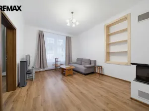 Prodej bytu 4+1, Karlovy Vary, Raisova, 80 m2