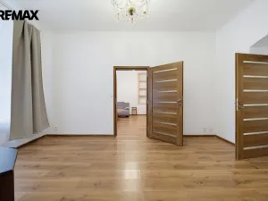 Prodej bytu 4+1, Karlovy Vary, Raisova, 80 m2