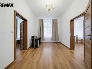Prodej bytu 4+1, Karlovy Vary, Raisova, 80 m2