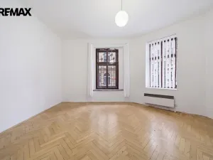 Prodej bytu 4+1, Karlovy Vary, Raisova, 80 m2